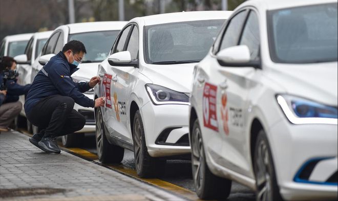 在机场帮滴滴车介绍客人，滴滴车主在机场哪里接乘客